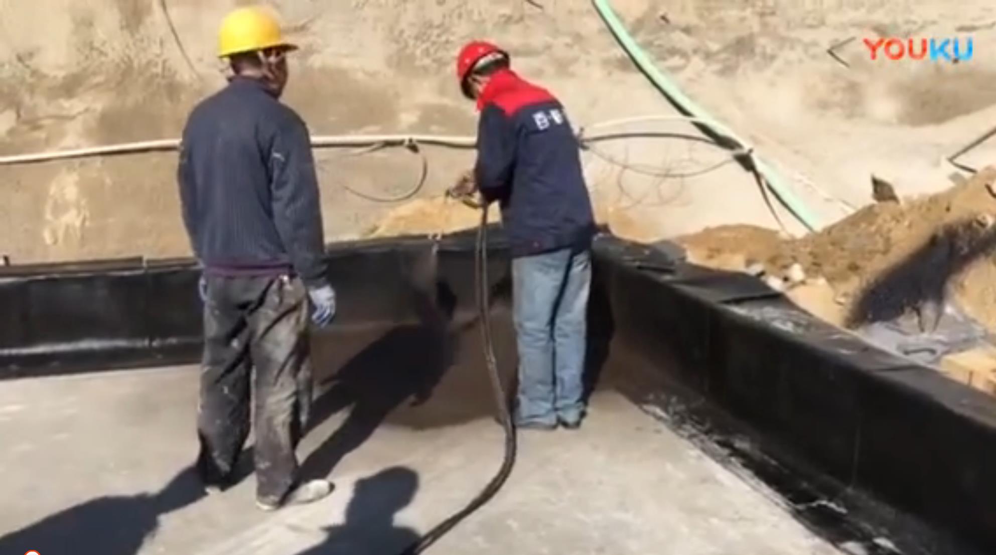 噴涂速凝替代防水卷材現(xiàn)場(chǎng)